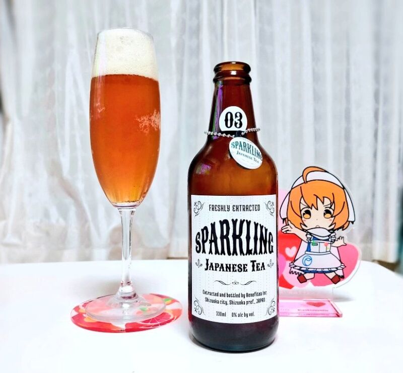 Image for the Tweet beginning: Benefiteaさんが火曜日も弊社を撮影してくださいました📷

創業101年、静岡の事務機器屋 謄文堂 です🗻

写真は、Benefiteaさんの人気商品「ほうじ茶スパークリング」🍵

ほうじ茶×炭酸の新しい美味しさは、静岡駅キヨスクでも購入できます✨ 