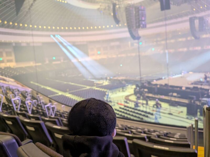 Image for the Tweet beginning: ◤ #WBT2026 龍、雷乃発声 ◢

2/13(金)日本ガイシホール公演
ご好評につき【ステージサイド席】追加販売決定‼️

若干数でございますが会場でお待ちしております！

※先着販売となります。

▶︎

#BROS1991 