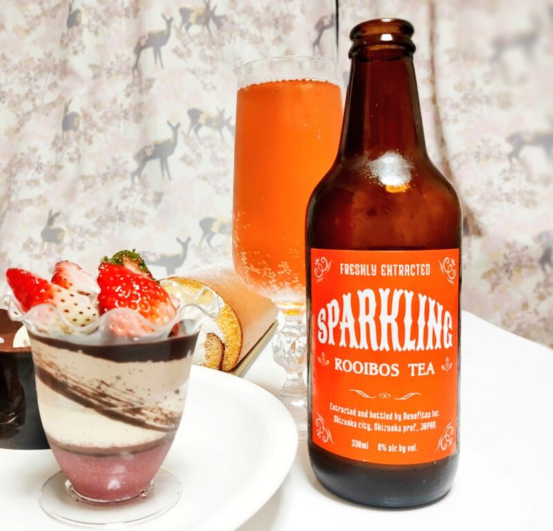 Image for the Tweet beginning: Benefiteaさんが、木曜も弊社を撮影して下さいました📷

創業101周年、静岡に根ざした事務機器屋🗻謄文堂です📣

写真はBenefiteaさんの人気商品、ルイボスティースパークリング

Benefiteaさんのサイトでおもとめいただけます✨ 